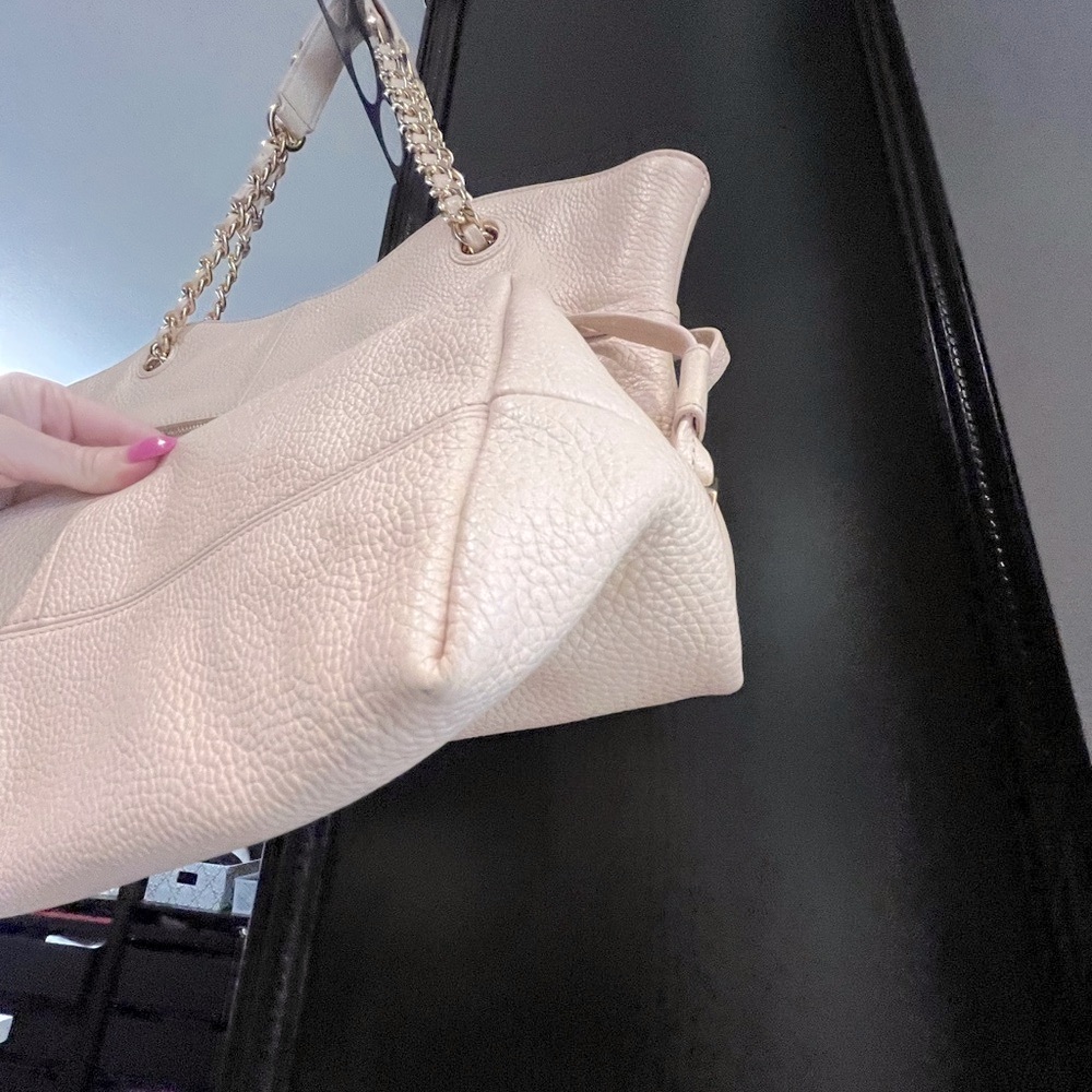 Tory Burch Light Blush Pebbled Leather Shoulder Tote with Gold Chain Handles - Picture 12 of 16